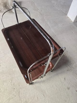 ​Mesa auxiliar camarera con ruedas de los años 60