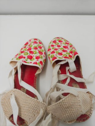 Alpargatas con estampado de cerezas