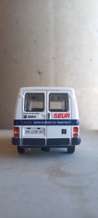 Renault Trafic 1/43 SEUR