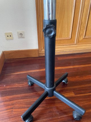 Soporte TV pie con ruedas