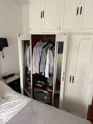 Armario ropero blanco de madera