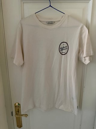 Camiseta Scalpers Beige