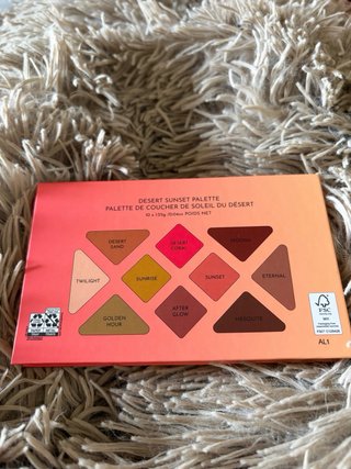 Paleta de sombras ATHR BEAUTY