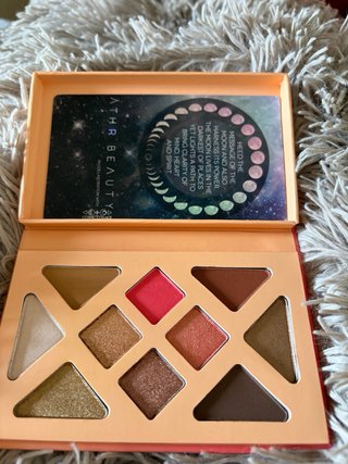 Paleta de sombras ATHR BEAUTY
