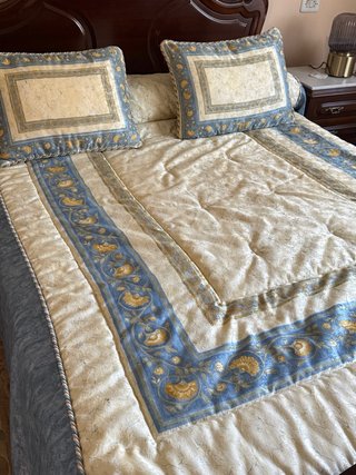Edredón Beige y Azul de Reig Martí