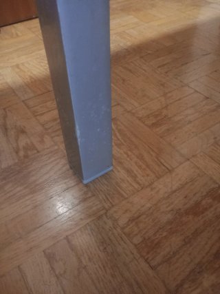 Mesa de cocina naranja y gris