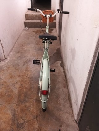 Bicicleta urbana color menta con cesta perfecto