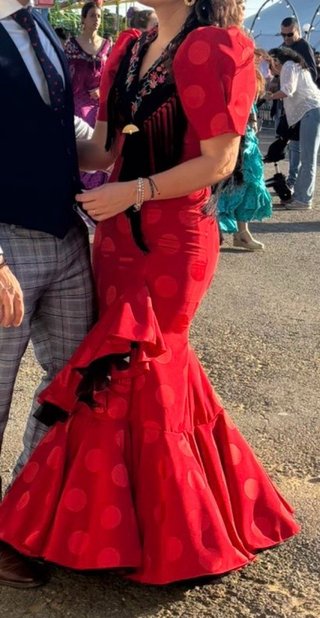 Traje de flamenca rojo con lunares