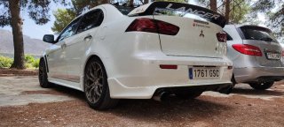 Paragolpes trasero Mitsubishi Lancer con difusor