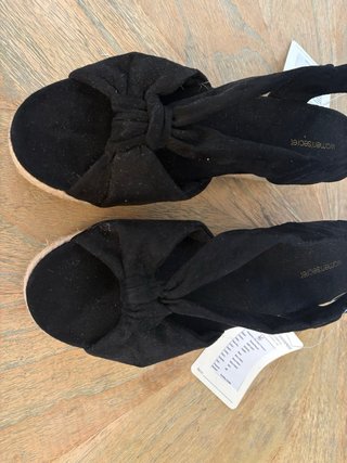 Alpargatas Negras Nuevas