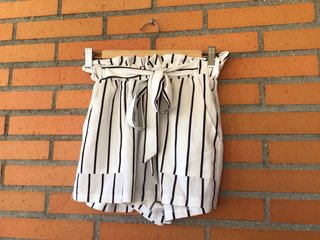 Shorts Shein Rayas Blancas y Negras