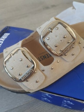 Sandalias Birkenstock tachas beige talla 36