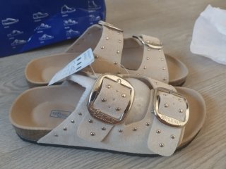Sandalias Birkenstock tachas beige talla 36