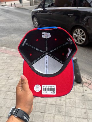 Gorra New Era Tiburones Azul y Rojo