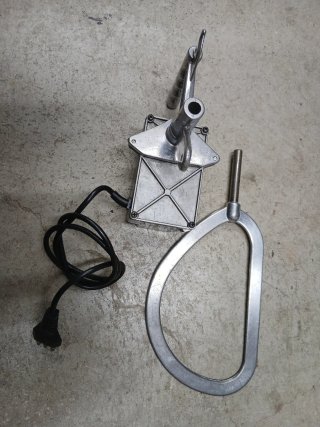 Gruppo motore con pala mescolatrice