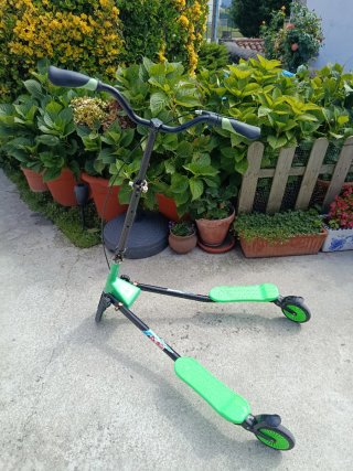 Patinete 3 ruedas verde
