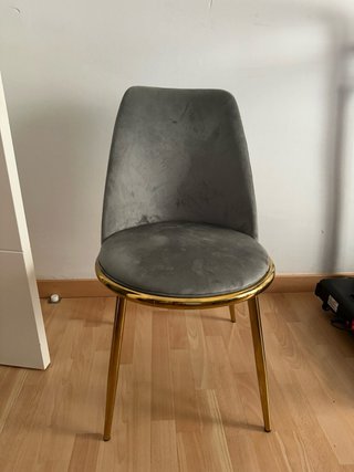 Mesa de comedor y 4 sillas