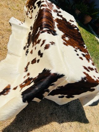 Preciosa alfombra de cuero, auténtico. Medidas