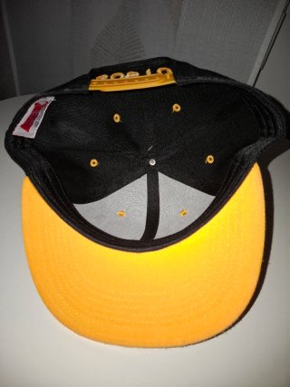 Cappello Boston Nero e Giallo Snapback