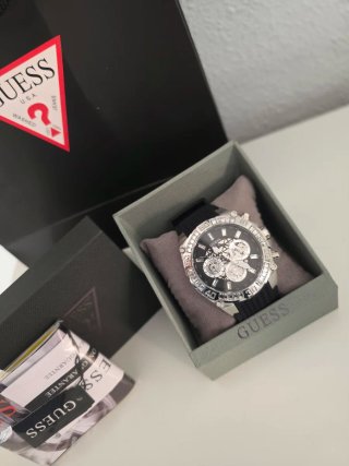 Reloj Guess Negro y Plateado