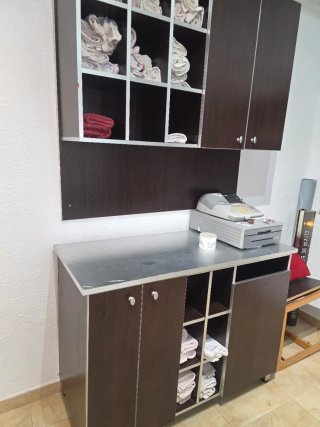 Mobiliario de peluquería completa