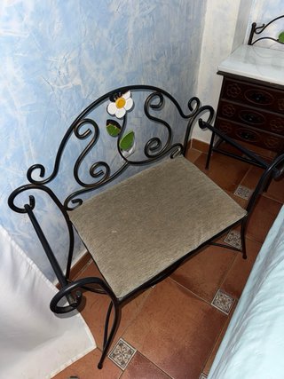 Cómoda de madera con 5 cajones