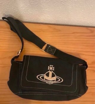 Bolso bandolera Vivienne Westwood negro