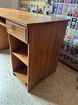 Escritorio de madera