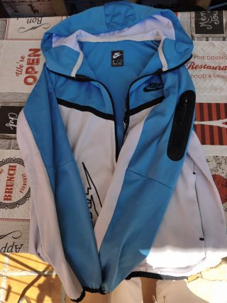 Chaqueta Nike Azul y Blanca