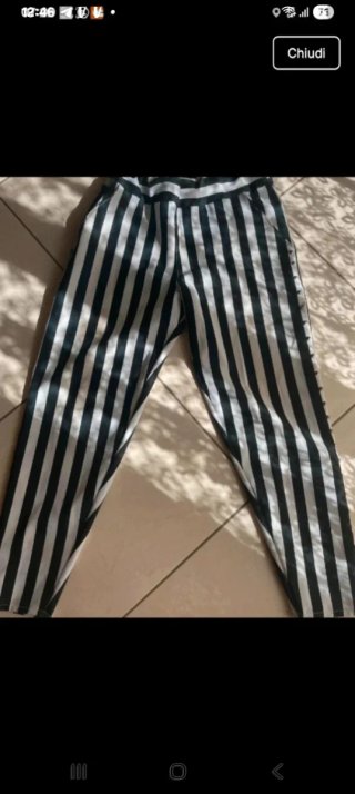 Pantaloni donna a righe bianche e nere