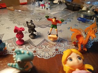 Lote figuras PVC y plástico incompleto desconocido