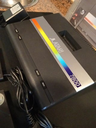 Consola Atari 7800 + 4 juegos