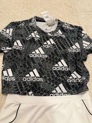 Conjunto Adidas Talla 13-14 y S- Falda y Camiseta
