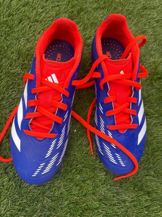 Botas de fútbol niño. Adidas Predator. 34