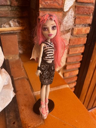 Muñeca Monster High Rochelle Goyle