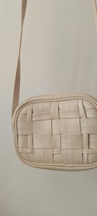 Bolso tejido color crema
