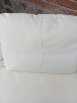 Divano in pelle bianca