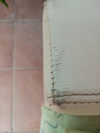 Divano in pelle bianca