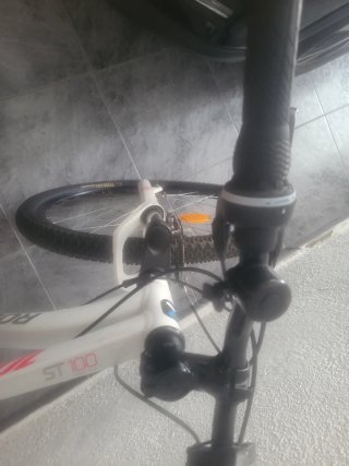 Bicicleta Rockrider ST 100 27,5 blanca, negociable