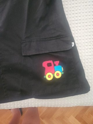 Chaqueta maestra negra con dibujos