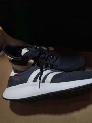 Zapatillas Adidas Azul y Blanco. Cómo nuevas.