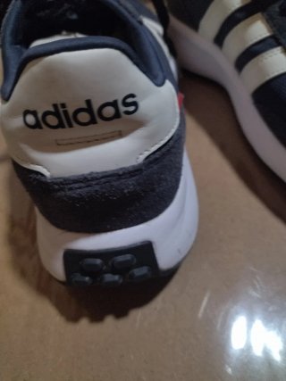 Zapatillas Adidas Azul y Blanco. Cómo nuevas.