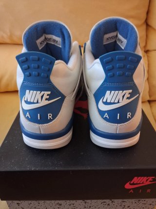 Nike Jordan 4 Retro SB blue