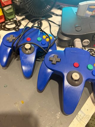 Nintendo 64 Nera con 2 Controller Blu