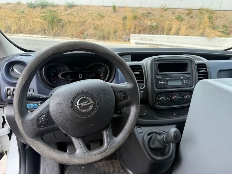 Opel Vivaro 2017, foto 9