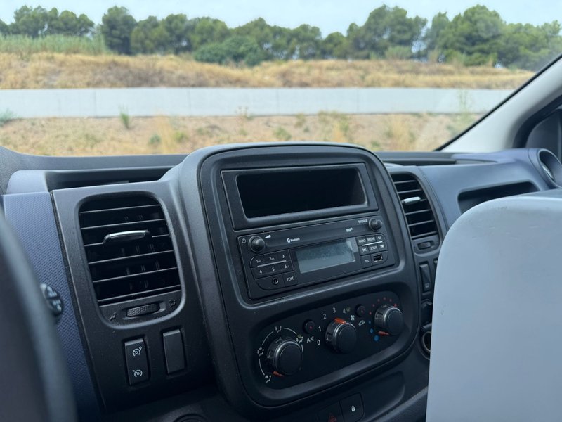 Opel Vivaro 2017, foto 11