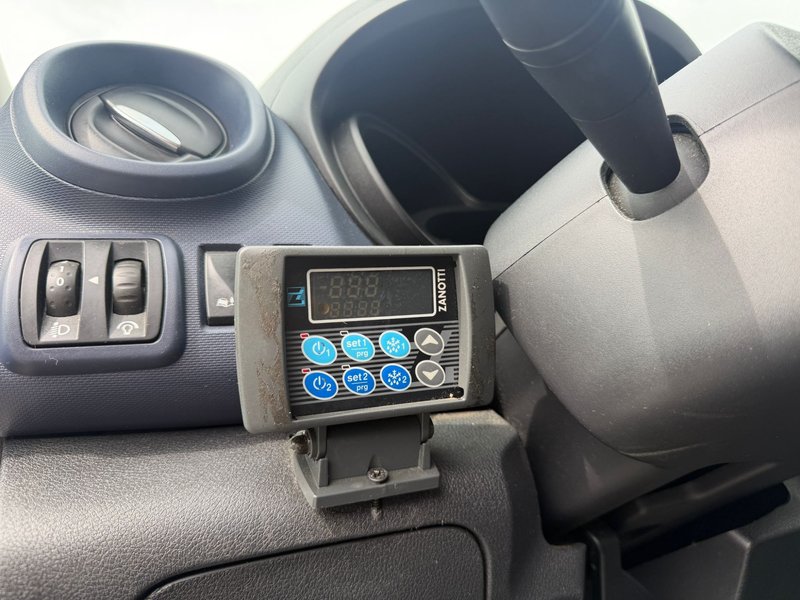 Opel Vivaro 2017, foto 13
