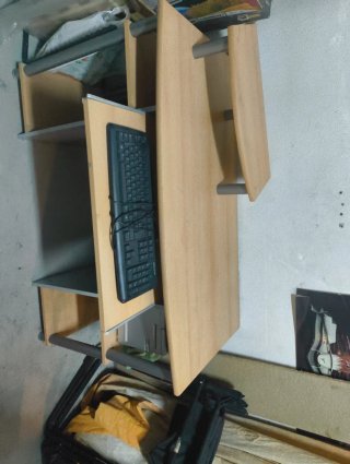 Escritorio madera y metal