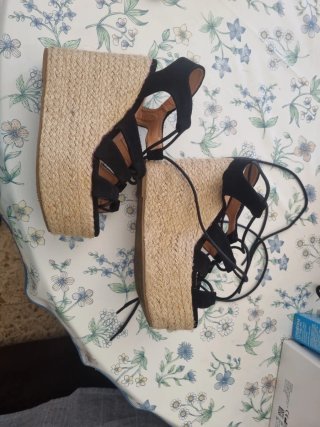 Sandalias cuña negras