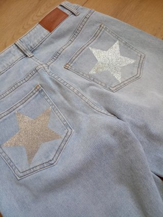 Pantalón vaquero ancho estrellas plateadas T40
